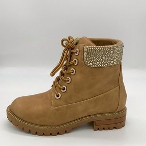 Ladies stylish combat boots